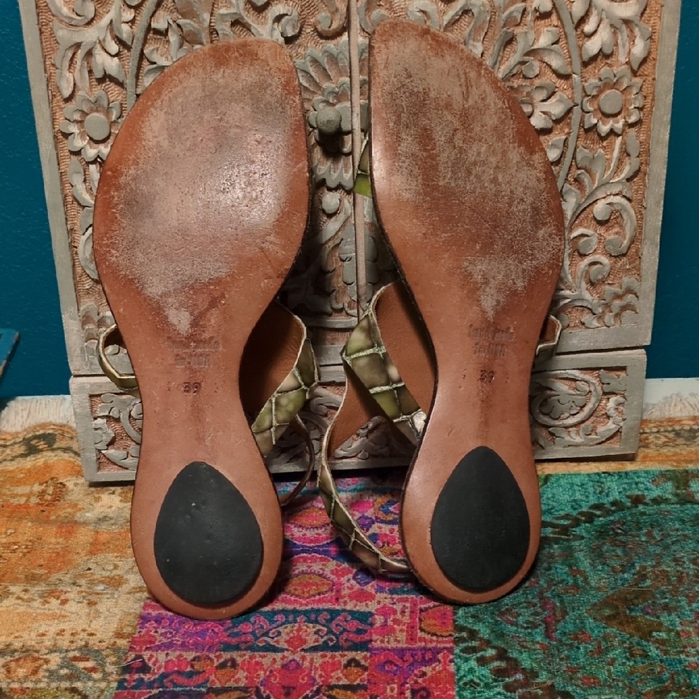 Elegant Olive Crocodile Pattern Sandals - Picture 3 of 5